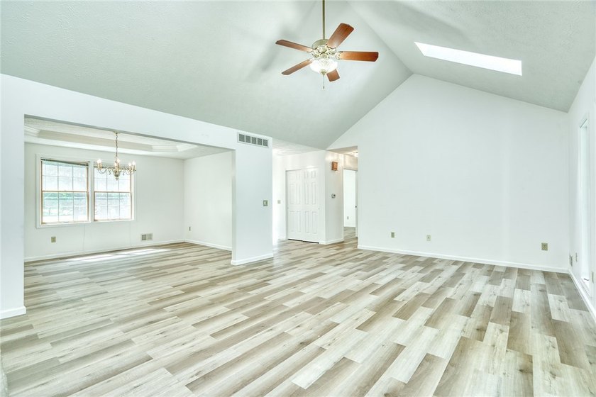 Welcome to 6578 Lakeside Road in Ontario! This 1,752 SF ranch - photo 14