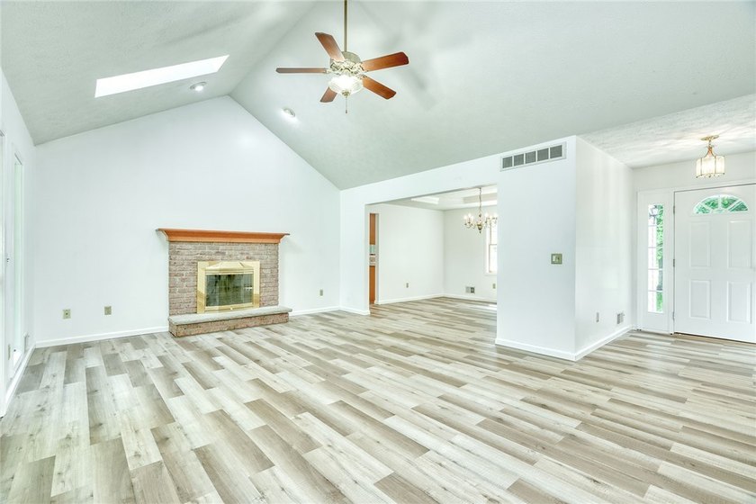 Welcome to 6578 Lakeside Road in Ontario! This 1,752 SF ranch - photo 15
