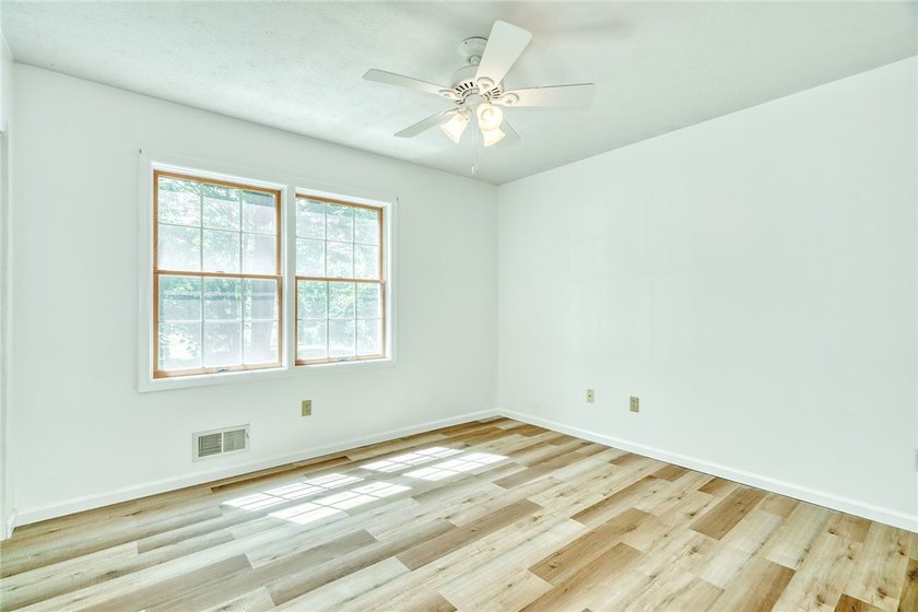 Welcome to 6578 Lakeside Road in Ontario! This 1,752 SF ranch - photo 20