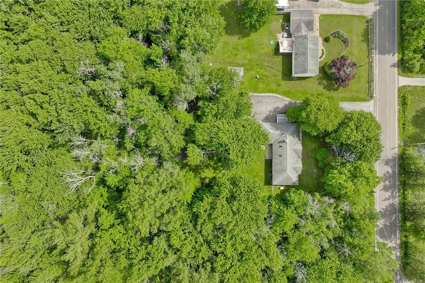 Welcome to 6578 Lakeside Road in Ontario! This 1,752 SF ranch - photo 37