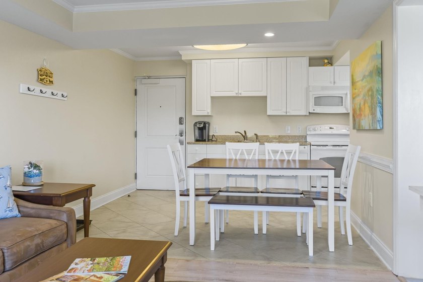 Fully furnished, second-floor one-bedroom, one-bathroom condo - photo 9