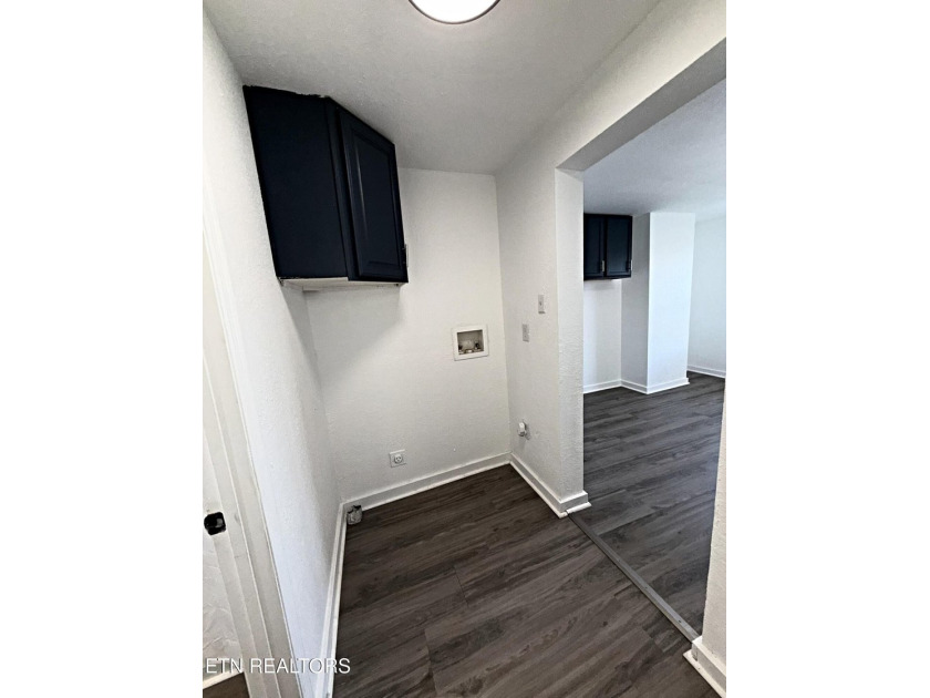 Beautifully remodeled ranch home located in the heart of - photo 21