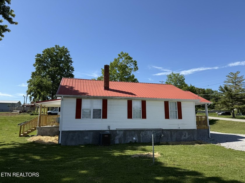 Beautifully remodeled ranch home located in the heart of - photo 29
