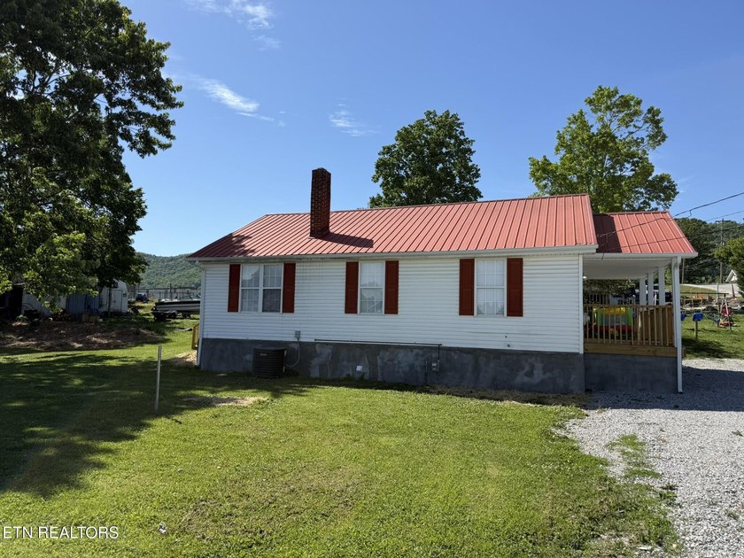 Beautifully remodeled ranch home located in the heart of - photo 30