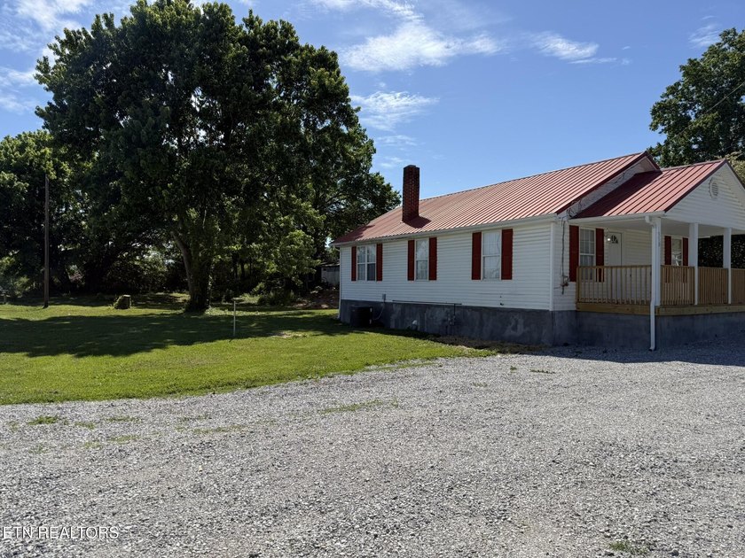 Beautifully remodeled ranch home located in the heart of - photo 31
