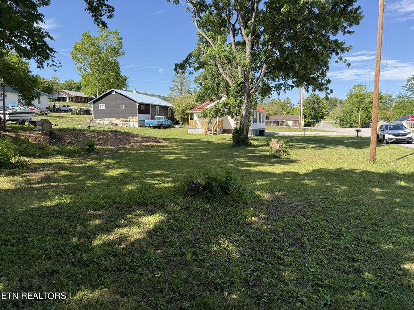 Beautifully remodeled ranch home located in the heart of - photo 37