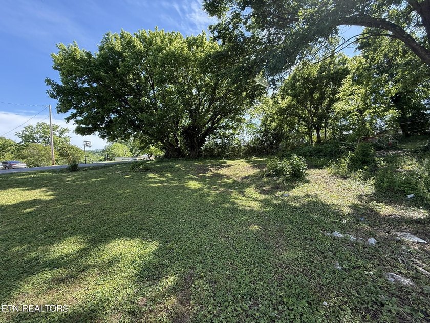 Beautifully remodeled ranch home located in the heart of - photo 42