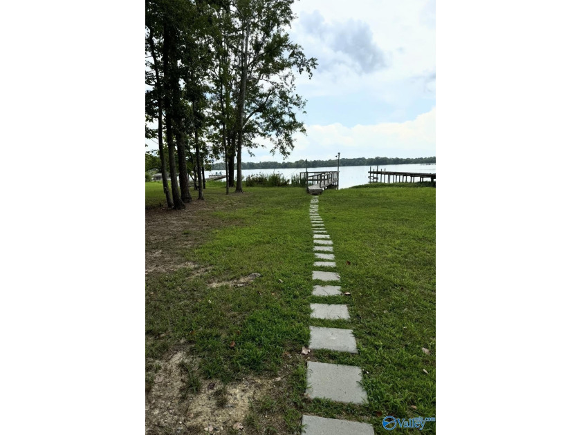 OWNER FINANCING CONSIDERED. Recreational lakefront lot on Weiss - photo 3