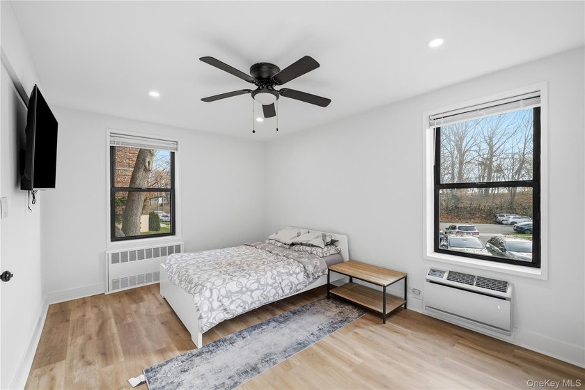 Beautiful 2 Bedroom Unit located on the 1st Floor of Cambridge - photo 16