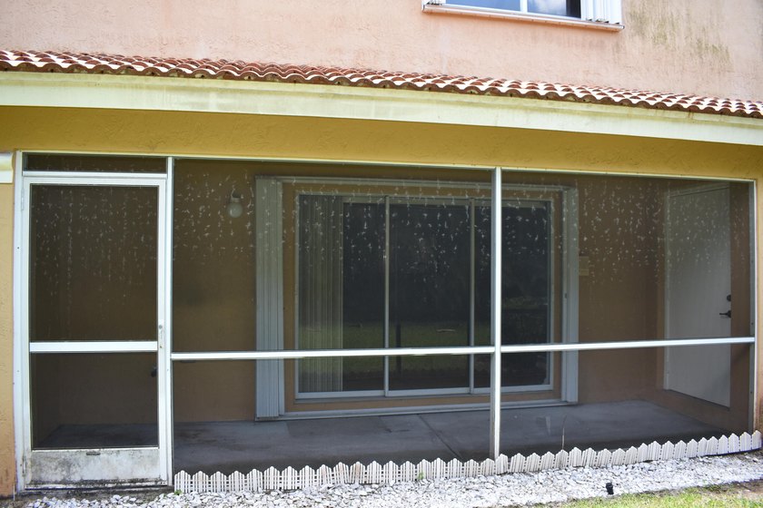 Beautifully maintained 3 bedroom 2.5 bathroom1 car garage - photo 23