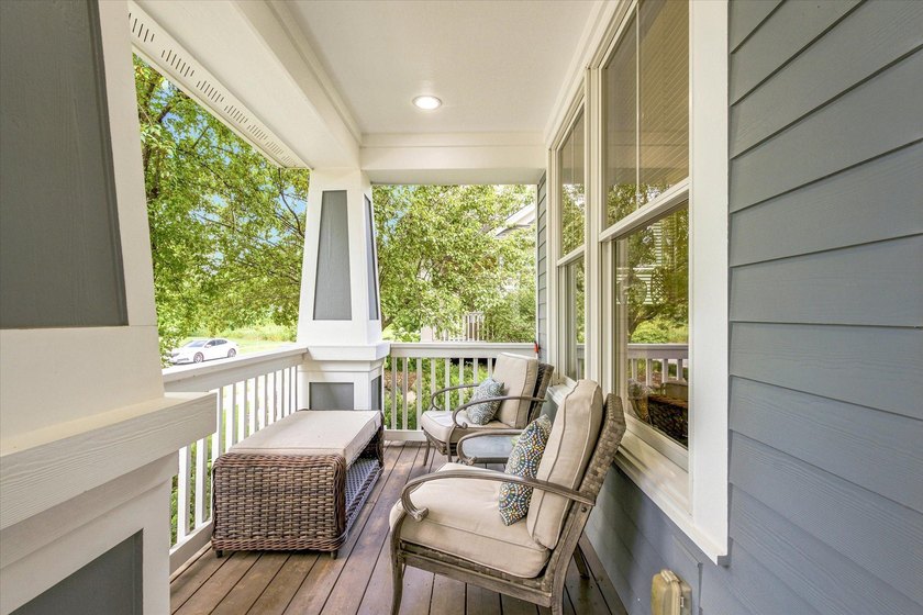 Welcome to this charming 4-bedroom, 4-bathroom home located on a - photo 4