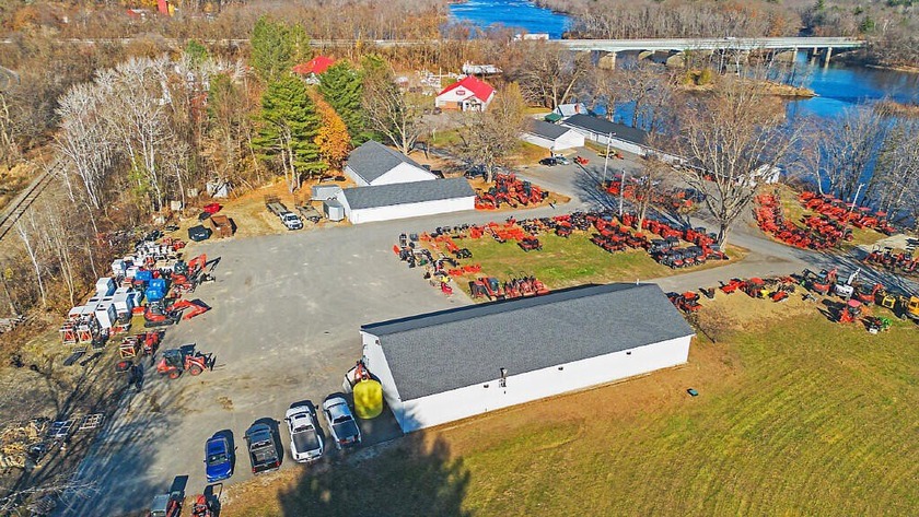 Unlock the potential of this well-maintained commercial property - photo 3