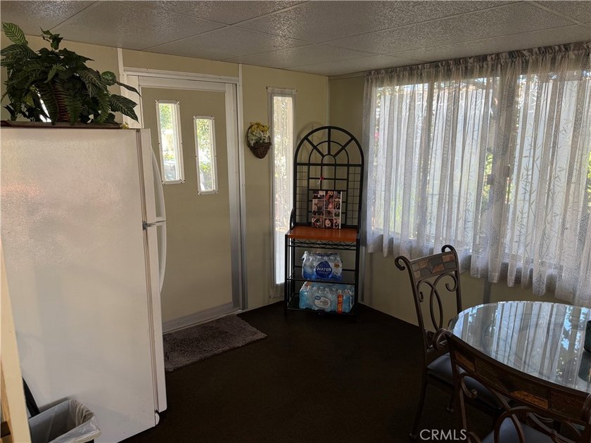 Beautiful Pond-View Home just feet away from the golf course!! - photo 23