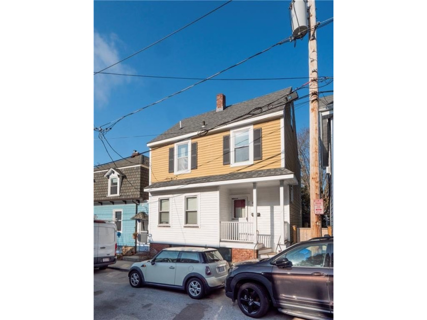 Incredible downtown location! Steps away from downtown Newport - photo 2