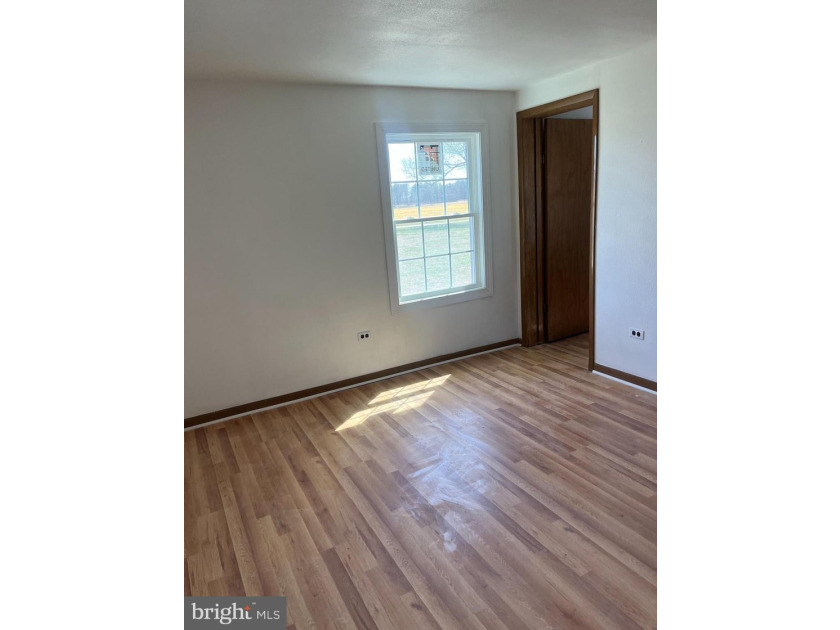 This completely remodeled home features 3 Spacious bed- rooms, 2 - photo 13