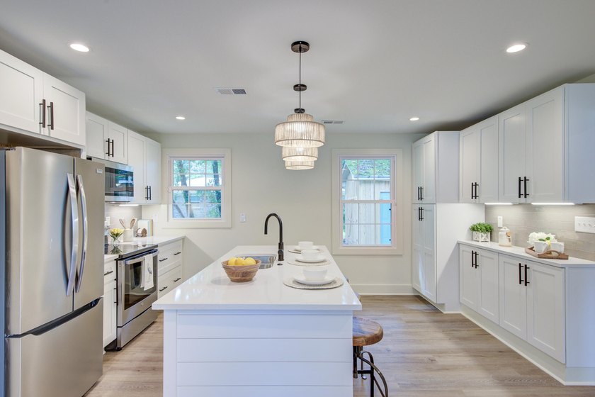 Beautifully renovated brick ranch home tucked away in the heart - photo 18
