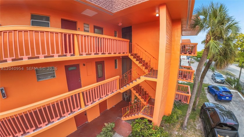 Beautiful 1 bedroom, 1 bath condo located in a desirable 55+ - photo 18