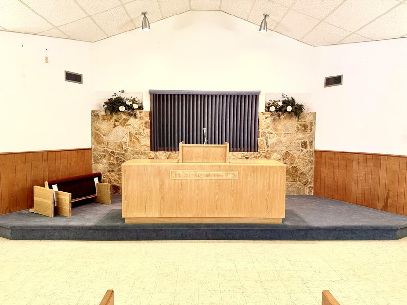 This nice 2800 sf church building is ready for whatever use you - photo 9