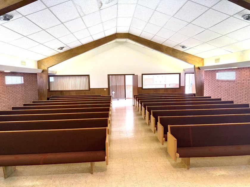 This nice 2800 sf church building is ready for whatever use you - photo 10