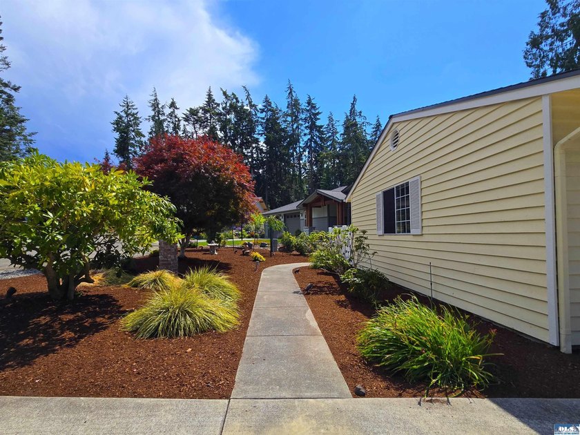 A perfect blend of space and community, this well maintained - photo 34
