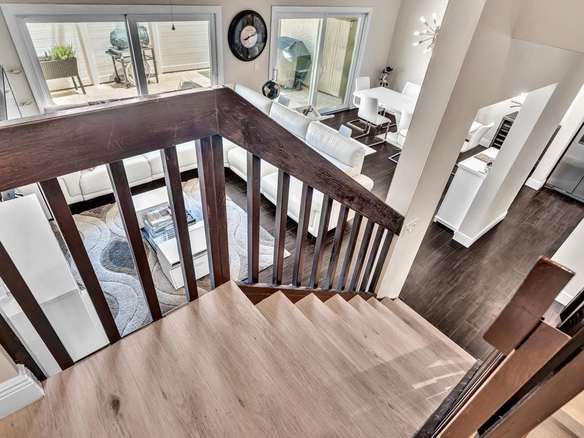 As seen on TV! Soaring wood vaulted ceilings, fully remodeled - photo 34