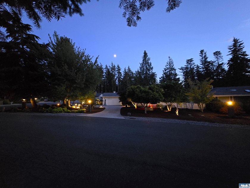 A perfect blend of space and community, this well maintained - photo 39