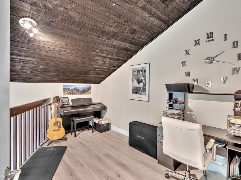 As seen on TV! Soaring wood vaulted ceilings, fully remodeled - photo 43