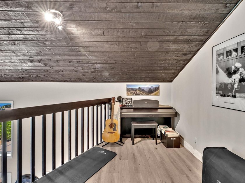 As seen on TV! Soaring wood vaulted ceilings, fully remodeled - photo 44