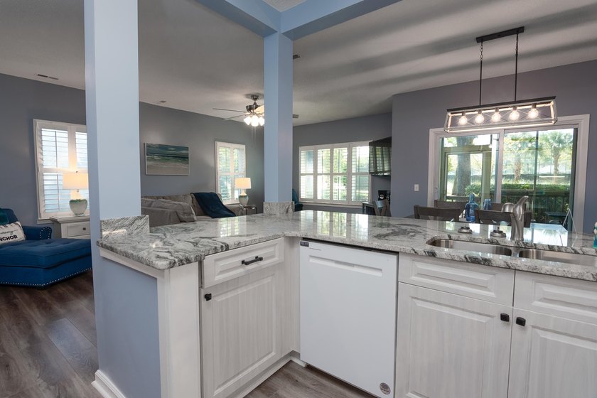 Nice two bedroom, two bath Canterbury Court condo located on a - photo 7