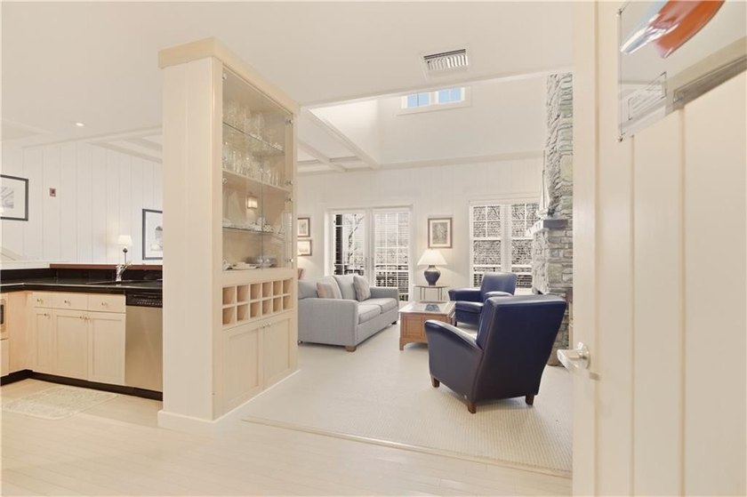 Rare opportunity to own in The Aquidneck Club Clubhouse - photo 4