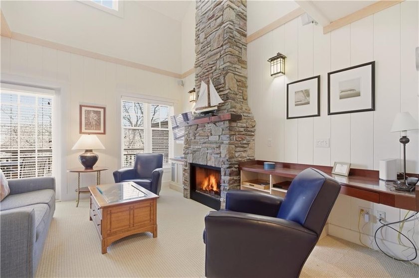 Rare opportunity to own in The Aquidneck Club Clubhouse - photo 6