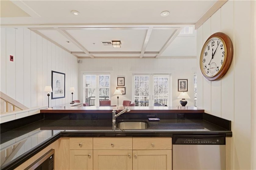 Rare opportunity to own in The Aquidneck Club Clubhouse - photo 10