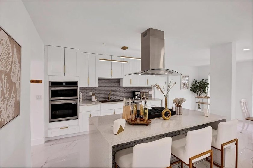 Great income opportunity on AirDna with over $100K in annual - photo 16