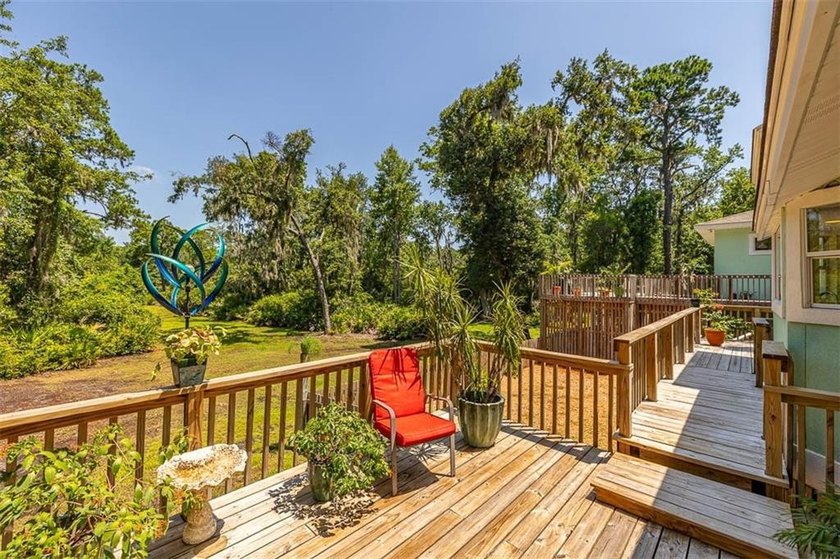 Custom Contemporary Retreat with Guest Cottage &amp; Marsh Views - - photo 18