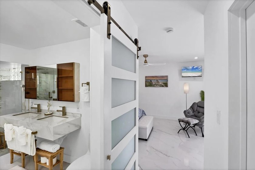 Great income opportunity on AirDna with over $100K in annual - photo 29