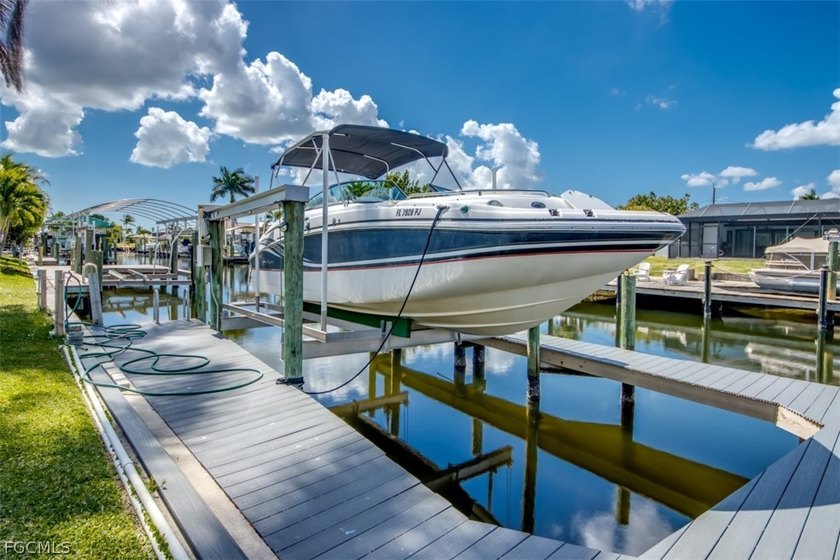Welcome to this great west facing pool home on a direct access - photo 44