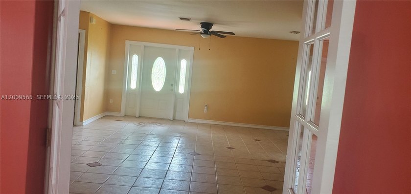 This solid concrete block house has 3 bed 1 bath single house - photo 4