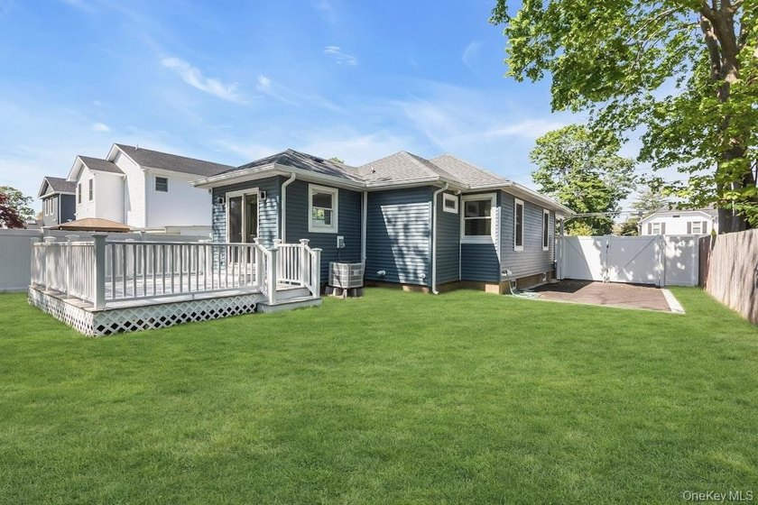 Totally redone 2-bedroom, 1-bath home on a 50x109 property - photo 19