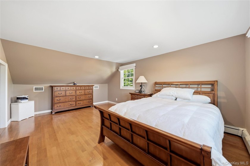Welcome home to this beautifully updated and well maintained - photo 19
