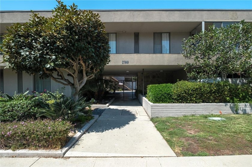 Welcome to the ideal turn-key condo in Torrance. This - photo 19