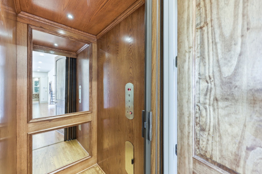 Spectacular Lake views - City of Gainesville - Elevator - photo 13
