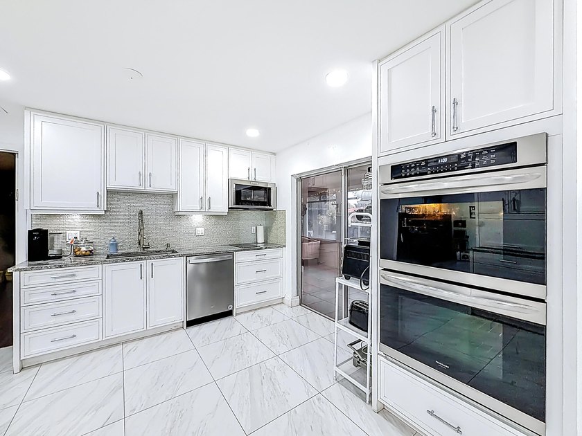Welcome to this beautifully remodeled home on a quiet cul-de-sac - photo 9