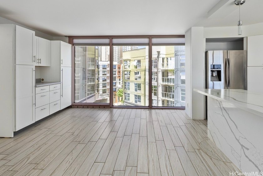 PRICE REDUCED!!! VERY MOTIVATED SELLER, SAYS BRING IN AN - photo 3