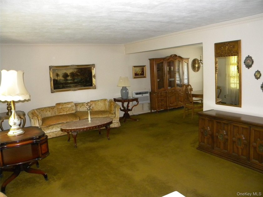 SPACIOUS 3 BEDROOM, 3 BATHROOM HI RANCH IN DESIRABLE BAY TERRACE - photo 3