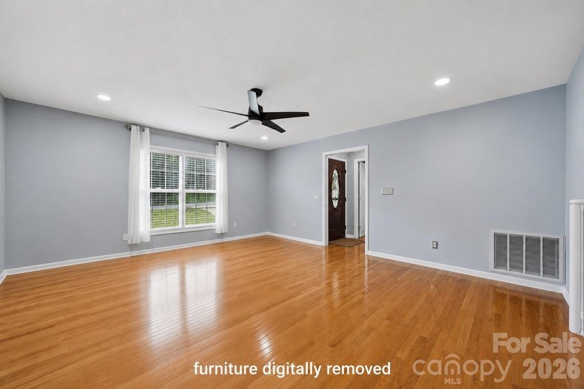 927 Victoria Avenue is a truly rare offering: an UPDATED, RANCH - photo 15