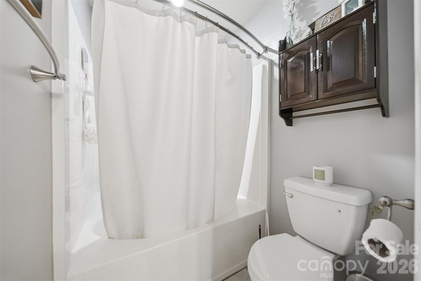 927 Victoria Avenue is a truly rare offering: an UPDATED, RANCH - photo 21