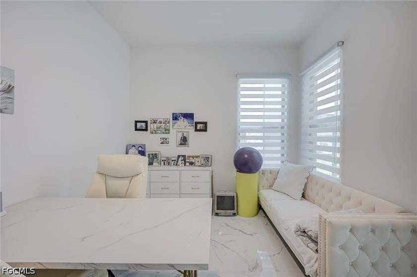 Welcome to this spectacular, centrally located residence - photo 33