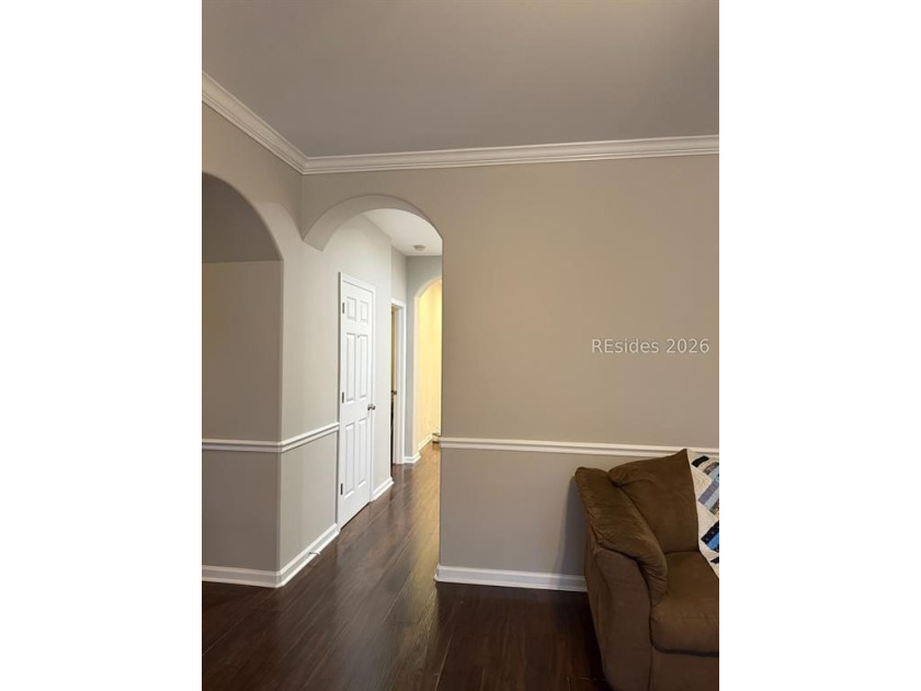 Warm and welcoming 4-bedroom home in a prime Bluffton location - photo 4