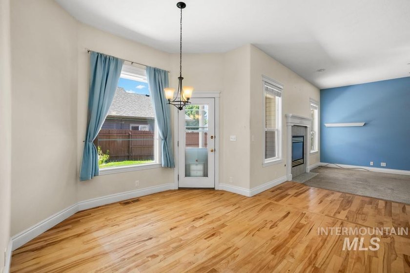Great Meridian Location just off Franklin and Linder. 4 bedroom - photo 11