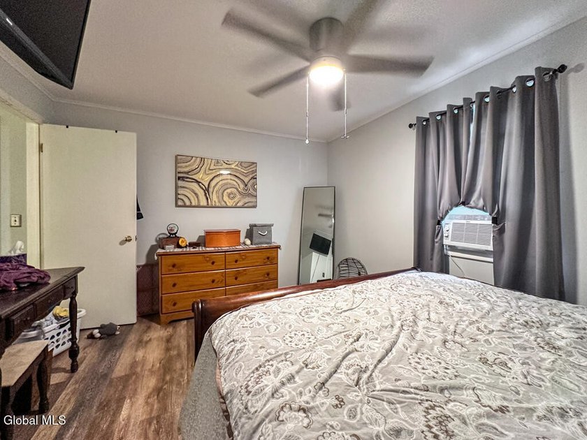 Exceptional investment opportunity in the heart of Lake George! - photo 12